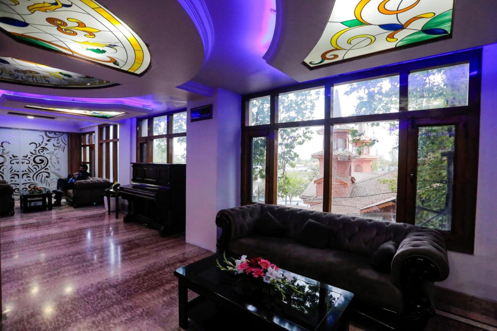 Hotel The Residency Srinagar Esterno foto